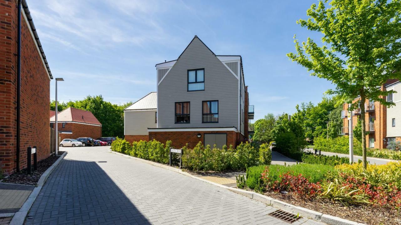 Fortified Luxury Apartment Chatham  Exterior photo